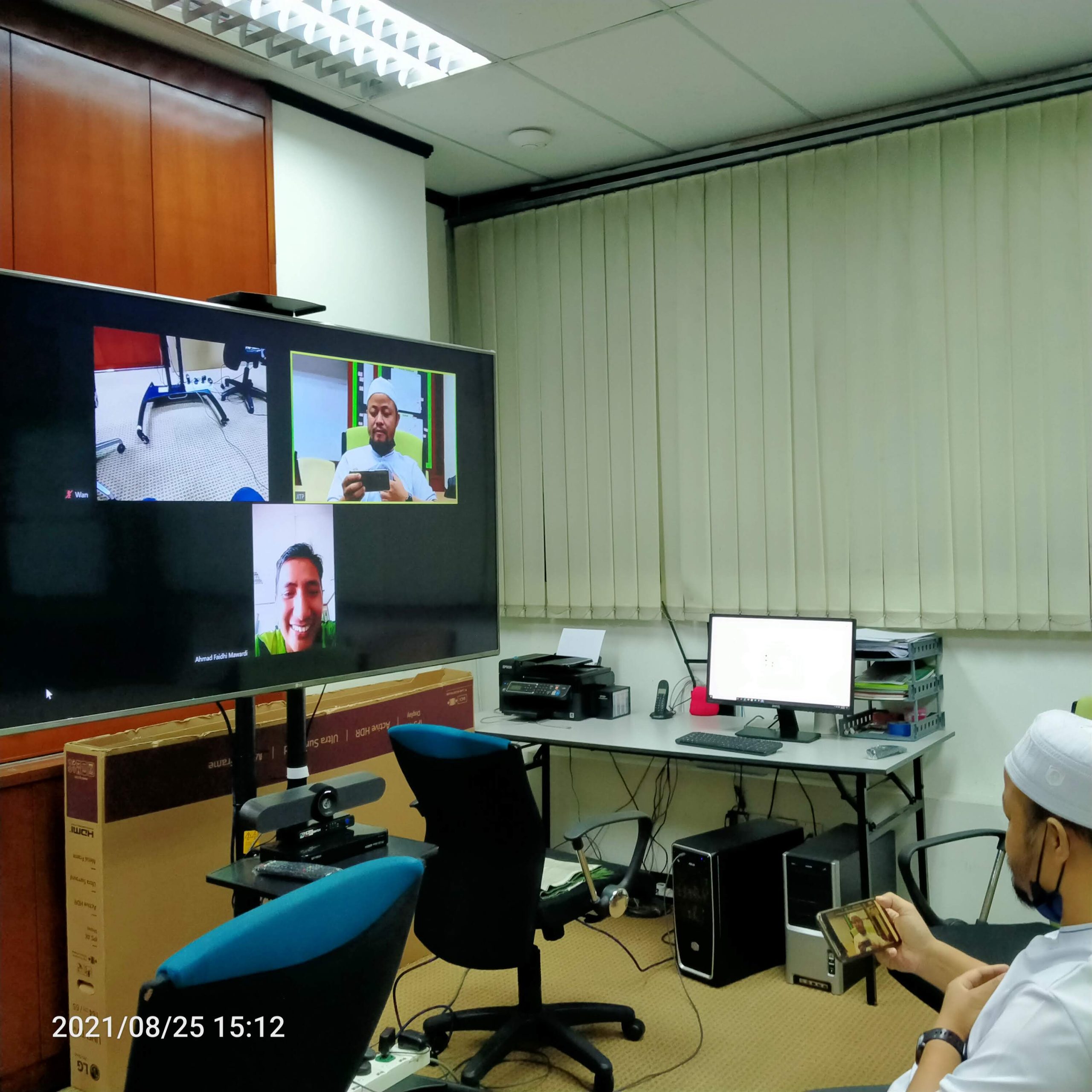 Penggunaan bilik mesyuarat hybrid, 25 Ogos 2021